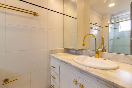Apartamento para alugar com 157m², 2 quartos e 4 vagas Apartamento para alugar com 157m², 2 quartos e 4 vagasBanheiro da Suíte