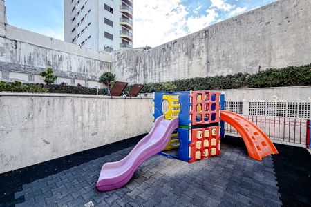 Apartamento à venda com 68m², 2 quartos e 1 vaga Apartamento à venda com 68m², 2 quartos e 1 vagaÁrea comum - Playground