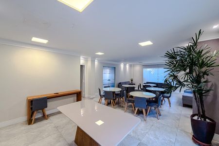 Apartamento à venda com 68m², 2 quartos e 1 vaga Apartamento à venda com 68m², 2 quartos e 1 vagaÁrea comum - Salão de festas
