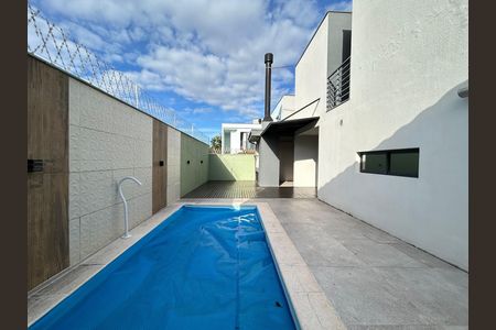 Casa de condomínio para alugar com 190m², 3 quartos e 3 vagas Casa de condomínio para alugar com 190m², 3 quartos e 3 vagasPiscina