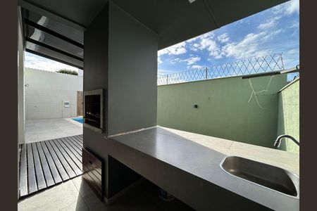 Casa de condomínio para alugar com 190m², 3 quartos e 3 vagas Casa de condomínio para alugar com 190m², 3 quartos e 3 vagasÁrea gourmet