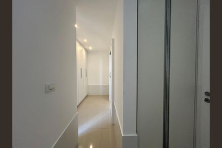 Casa de condomínio para alugar com 190m², 3 quartos e 3 vagas Casa de condomínio para alugar com 190m², 3 quartos e 3 vagasSuíte closet