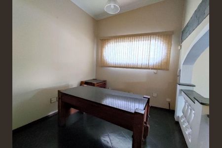 Casa à venda com 210m², 5 quartos e 4 vagas