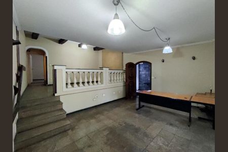 Casa à venda com 5 quartos, 210m² em Jardim Peri Peri, São Paulo