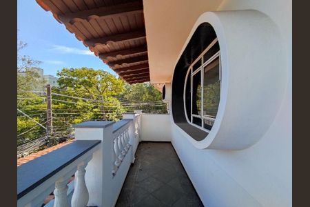 Casa à venda com 210m², 5 quartos e 4 vagas