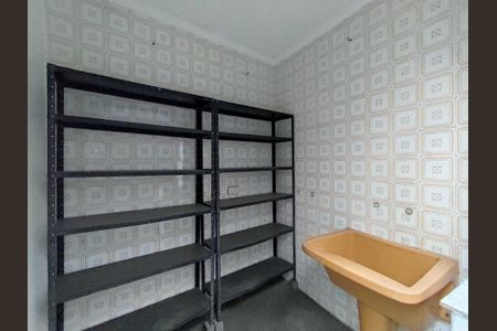 Casa à venda com 5 quartos, 210m² em Jardim Peri Peri, São Paulo
