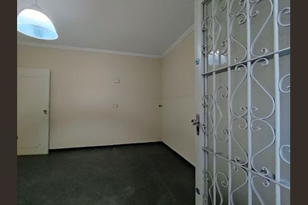 Casa à venda com 5 quartos, 210m² em Jardim Peri Peri, São Paulo
