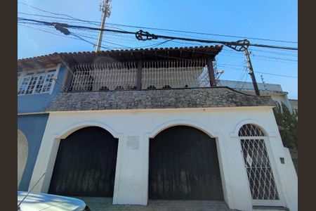 Casa à venda com 5 quartos, 210m² em Jardim Peri Peri, São Paulo