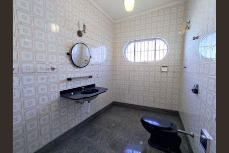 Casa à venda com 5 quartos, 210m² em Jardim Peri Peri, São Paulo