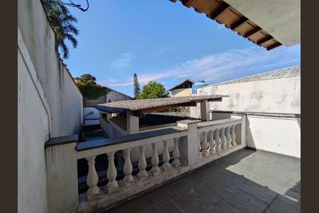 Casa à venda com 5 quartos, 210m² em Jardim Peri Peri, São Paulo