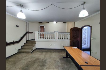 Casa à venda com 210m², 5 quartos e 4 vagas