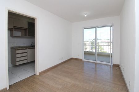 Sala  de apartamento para alugar com 3 quartos, 74m² em Jardim Wanda, Taboão da Serra