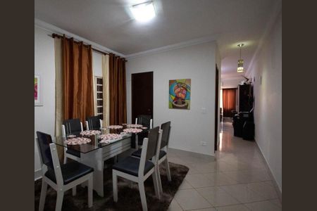 Casa à venda com 5 quartos, 200m² em Jardim Olympia, São Paulo