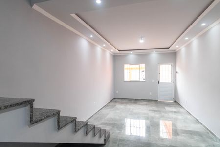 Sala de casa para alugar com 3 quartos, 88m² em Santa Cruz, Rio de Janeiro