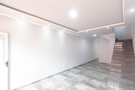 Sala de casa para alugar com 3 quartos, 88m² em Santa Cruz, Rio de Janeiro