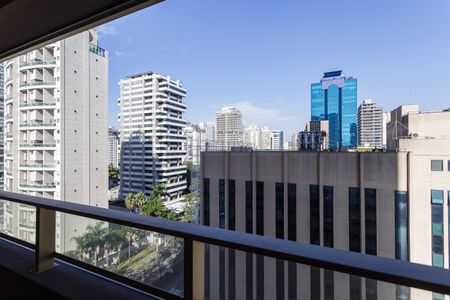 Varanda de kitnet/studio à venda com 1 quarto, 28m² em Indianópolis, São Paulo