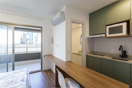 Cozinha de kitnet/studio à venda com 1 quarto, 28m² em Indianópolis, São Paulo