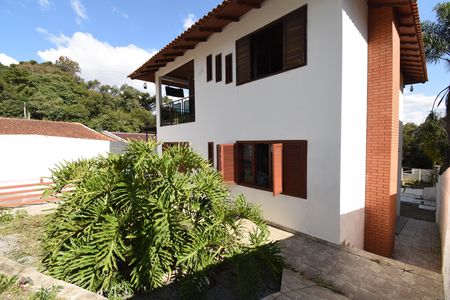 Casa à venda com 242m², 3 quartos e 2 vagasÁrea externa