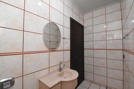 Casa à venda com 242m², 3 quartos e 2 vagasLavabo