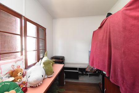 Casa à venda com 242m², 3 quartos e 2 vagasEscritório