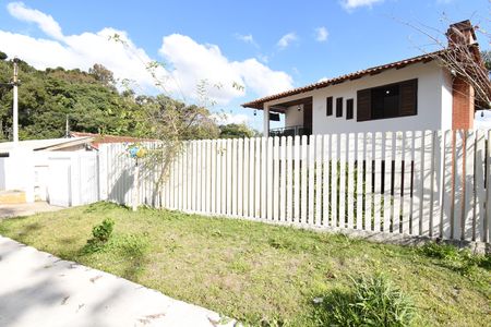 Casa à venda com 242m², 3 quartos e 2 vagasFachada