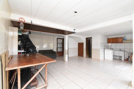 Casa à venda com 242m², 3 quartos e 2 vagasÁrea de Serviço