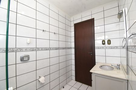 Casa à venda com 242m², 3 quartos e 2 vagasBanheiro 2