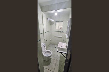 Banheiro de casa para alugar com 1 quarto, 80m² em Conjunto Residencial Sitio Oratorio, São Paulo