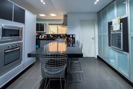 Apartamento à venda com 200m², 3 quartos e 2 vagas