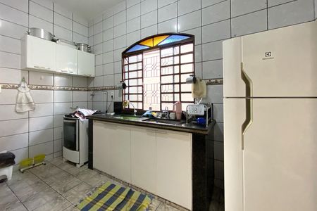 Casa à venda com 545m², 5 quartos e 4 vagas Casa à venda com 545m², 5 quartos e 4 vagasCasa 2 - Cozinha