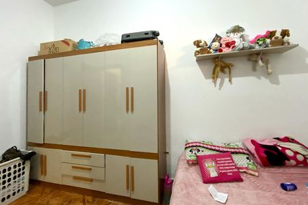 Casa à venda com 545m², 5 quartos e 4 vagas Casa à venda com 545m², 5 quartos e 4 vagasCasa 2 - Quarto 2