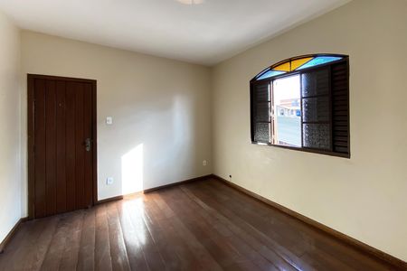 Casa à venda com 545m², 5 quartos e 4 vagas Casa à venda com 545m², 5 quartos e 4 vagasQuarto 1