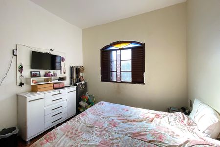 Casa à venda com 545m², 5 quartos e 4 vagas Casa à venda com 545m², 5 quartos e 4 vagasCasa 2 - Quarto 1