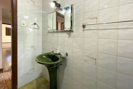 Casa à venda com 545m², 5 quartos e 4 vagas Casa à venda com 545m², 5 quartos e 4 vagasBanheiro