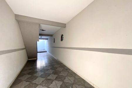 Casa à venda com 545m², 5 quartos e 4 vagas Casa à venda com 545m², 5 quartos e 4 vagasHall externo