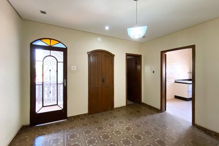 Casa à venda com 545m², 5 quartos e 4 vagas Casa à venda com 545m², 5 quartos e 4 vagasSala de Jantar