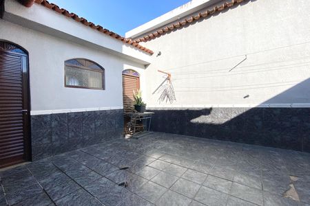 Casa à venda com 545m², 5 quartos e 4 vagas Casa à venda com 545m², 5 quartos e 4 vagasCasa 2 - Quintal