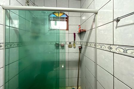 Casa à venda com 545m², 5 quartos e 4 vagas Casa à venda com 545m², 5 quartos e 4 vagasCasa 2 - Banheiro