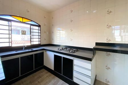 Casa à venda com 545m², 5 quartos e 4 vagas Casa à venda com 545m², 5 quartos e 4 vagasCozinha