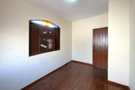 Casa à venda com 545m², 5 quartos e 4 vagas Casa à venda com 545m², 5 quartos e 4 vagasQuarto 2