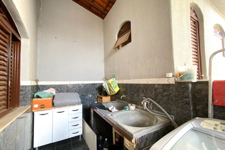 Casa à venda com 545m², 5 quartos e 4 vagas Casa à venda com 545m², 5 quartos e 4 vagasCasa 2 - Área de Serviço