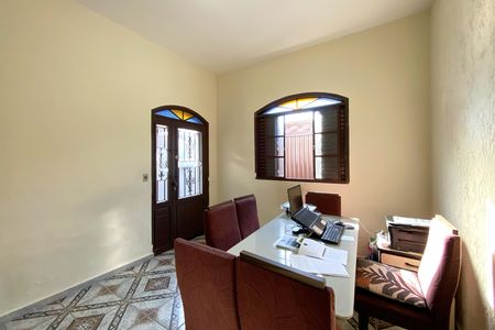 Casa à venda com 545m², 5 quartos e 4 vagas Casa à venda com 545m², 5 quartos e 4 vagasCasa 2 - Sala