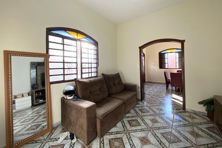 Casa à venda com 545m², 5 quartos e 4 vagas Casa à venda com 545m², 5 quartos e 4 vagasCasa 2 - Sala de Estar