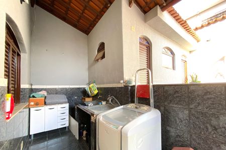 Casa à venda com 545m², 5 quartos e 4 vagas Casa à venda com 545m², 5 quartos e 4 vagasCasa 2 - Área de Serviço