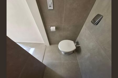Apartamento à venda com 67m², 2 quartos e 1 vaga Apartamento à venda com 67m², 2 quartos e 1 vagaBanheiro do quarto 2
