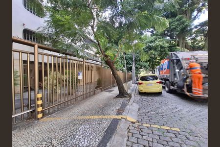 Apartamento à venda com 67m², 2 quartos e 1 vaga Apartamento à venda com 67m², 2 quartos e 1 vagaFachada