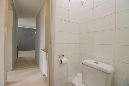 Apartamento para alugar com 47m², 2 quartos e 1 vaga Apartamento para alugar com 47m², 2 quartos e 1 vagaBanheiro