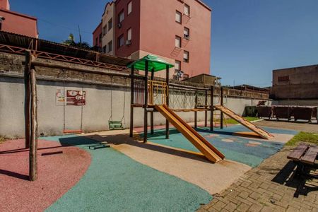 Apartamento para alugar com 47m², 2 quartos e 1 vaga Apartamento para alugar com 47m², 2 quartos e 1 vagaÁrea comum - Playground