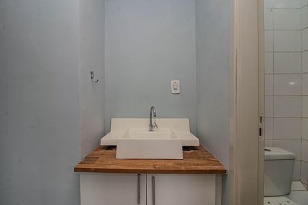 Apartamento para alugar com 47m², 2 quartos e 1 vaga Apartamento para alugar com 47m², 2 quartos e 1 vagaBanheiro