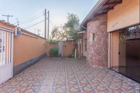 Casa à venda com 224m², 3 quartos e 4 vagas Casa à venda com 224m², 3 quartos e 4 vagasGaragem